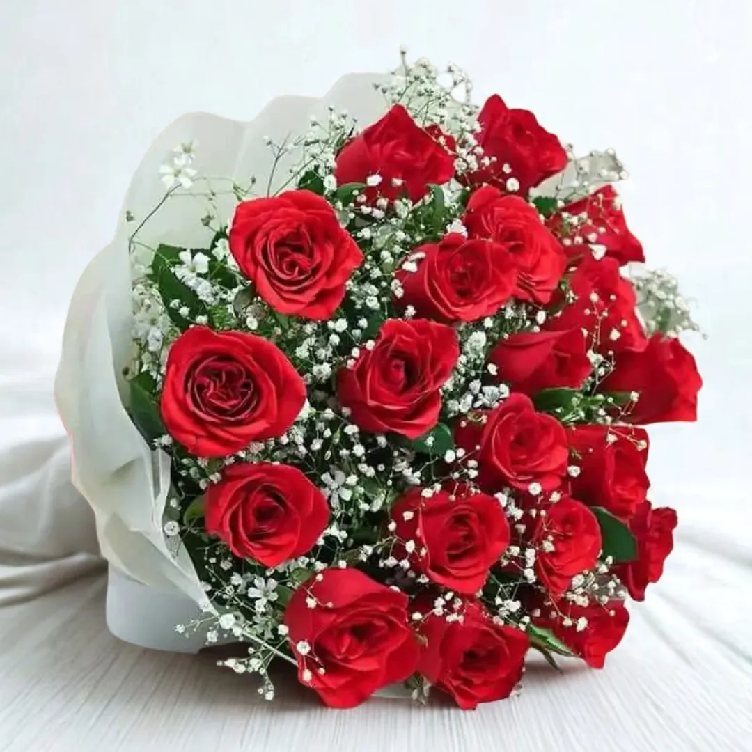 A bunch of roses by Blumenkorb Florist
